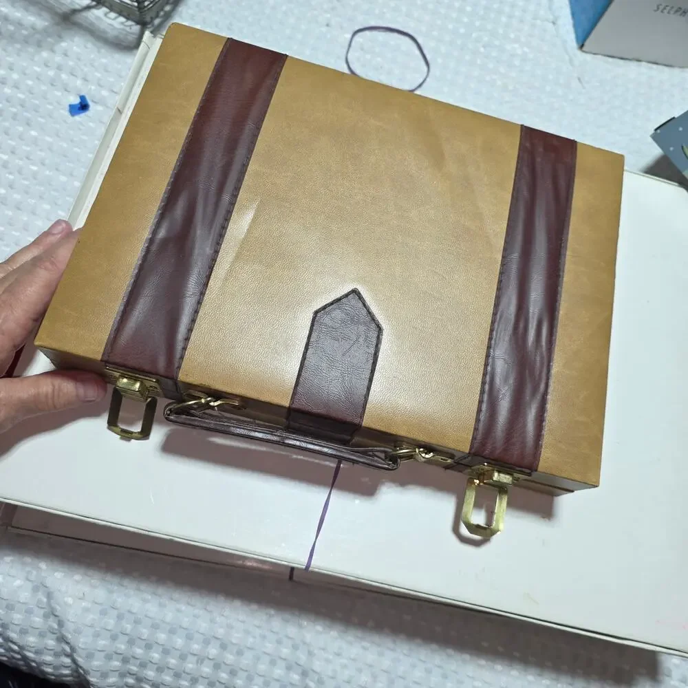 VINTAGE TRAVEL BACKGAMMON GAME SET SUITCASE